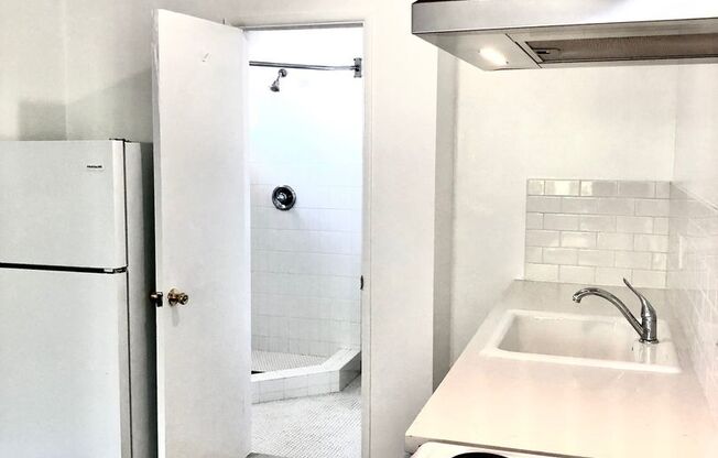 Studio, 1 bath, 328 sqft, $1,525, Unit Unit #7