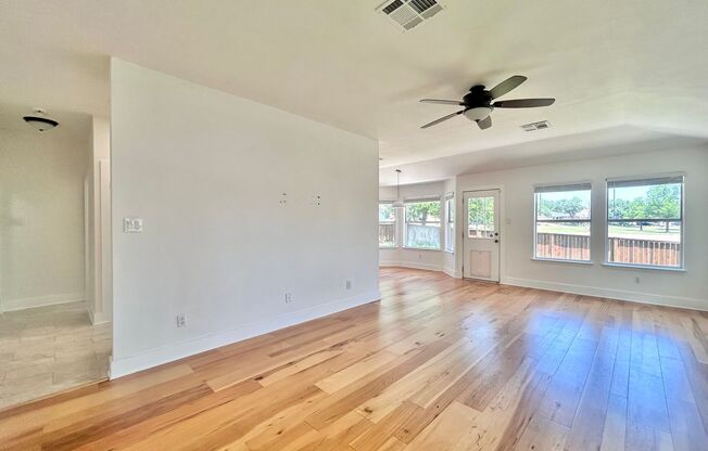 Charming Rustic Retreat – 3 Bed, 2 Bath Single-Story Home!