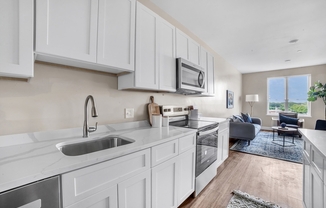 1 bed, 1 bath, 740 sqft, $1,925, Unit 409