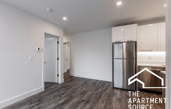 941 W Carmen St #102