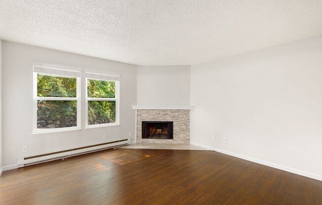 Remodeled Sunny 2 Bedroom minutes from Microsoft