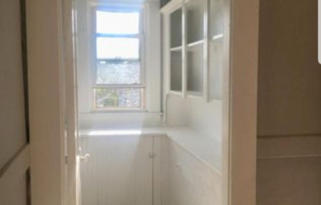 3 LEETE ST