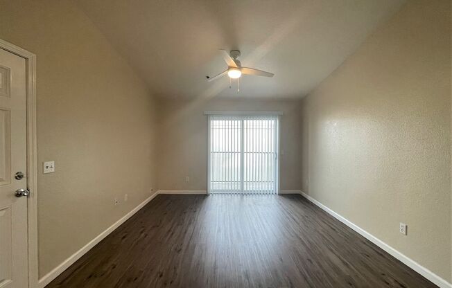 2 beds, 1 bath, 782 sqft, $1,595, Unit MD-15