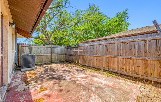 2 beds, 1 bath, 700 sqft, $1,395, Unit 4540-09