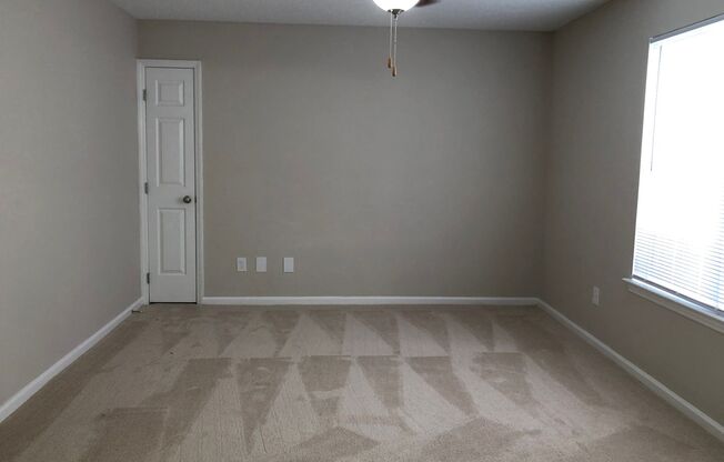 2 beds, 2 baths, 1,270 sqft, $1,600, Unit 2730-4 Pearl Remodel