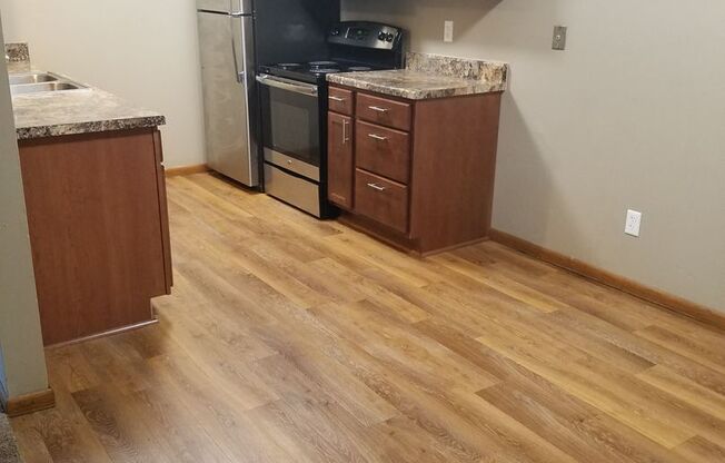 2 beds, 1 bath, 866 sqft, $1,300, Unit 1073373A