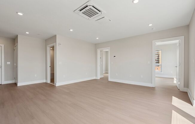 2 beds, 2 baths, 806 sqft, $2,365, Unit Unit 617