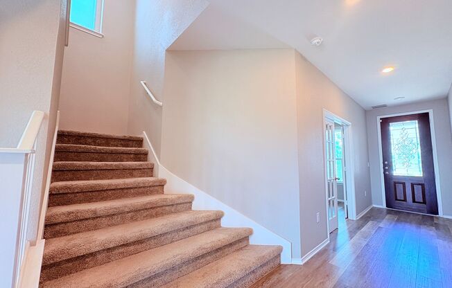 Tech Ridge Area Gem – Nearly 3,000 Sq Ft of Modern Comfort
