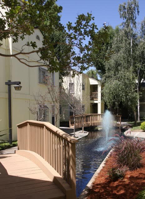Round Hill Creek Apartments