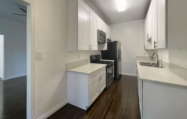 Studio, 1 bath, 450 sqft, $1,995, Unit 206