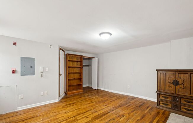 Studio, 1 bath, 280 sqft, $1,050, Unit A3