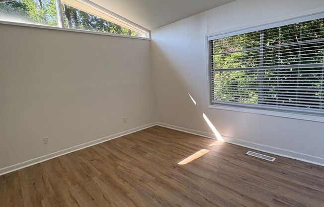 250 RIDGEWOOD AVE