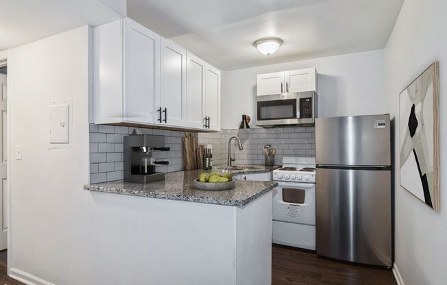 1 bed, 1 bath, 700 sqft, $1,400, Unit 4935-106