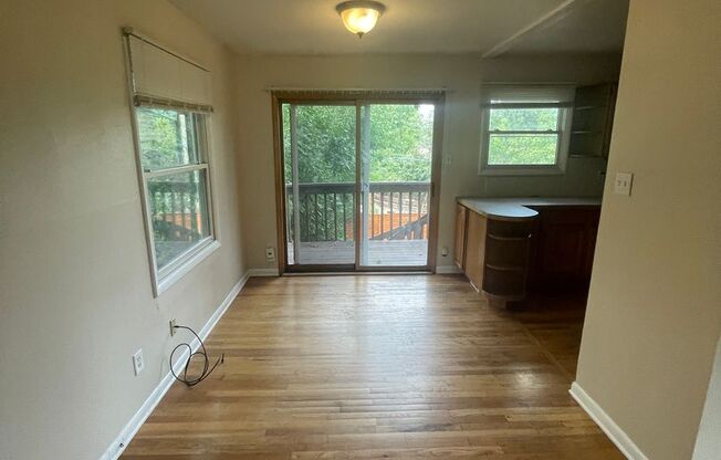 3 beds, 1 bath, $3,195