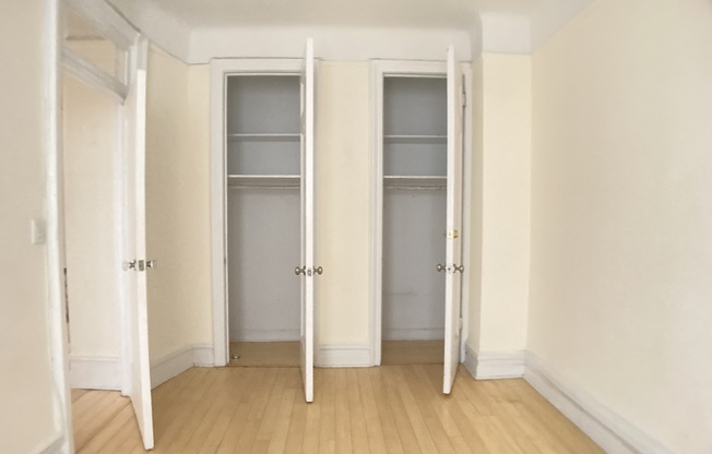 2 beds, 1 bath, $3,041, Unit 3B