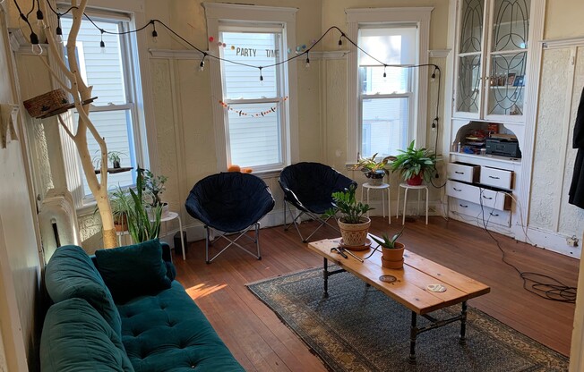 25 LINDEN ST