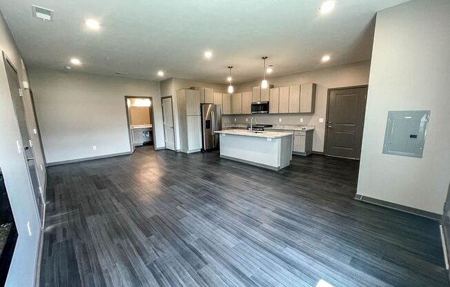 1 bed, 1 bath, 949 sqft, $1,250, Unit 9521 01