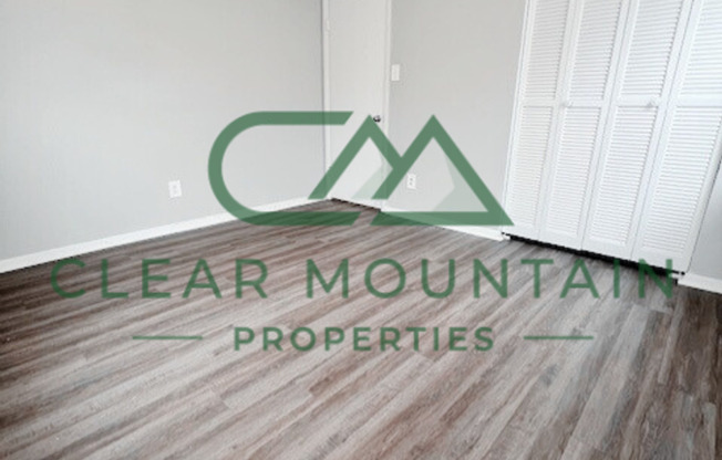 2 beds, 1 bath, 980 sqft, $1,275, Unit 81