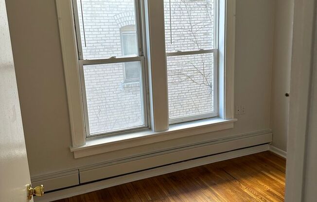 2 beds, 1 bath, 680 sqft, $1,325, Unit 202