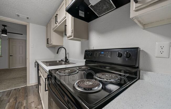 151 E LITTLE CRK RD