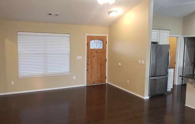 3 beds, 2 baths, $2,300