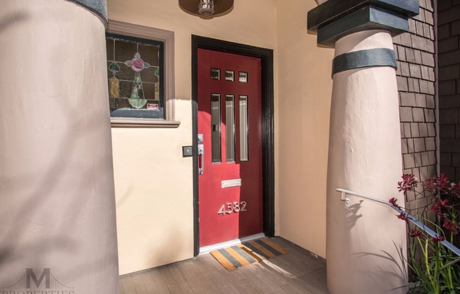 Eureka Valley 4 Bed + Bonus Room, 3 Bath, 2 Car Garage, VIEWS Throughout