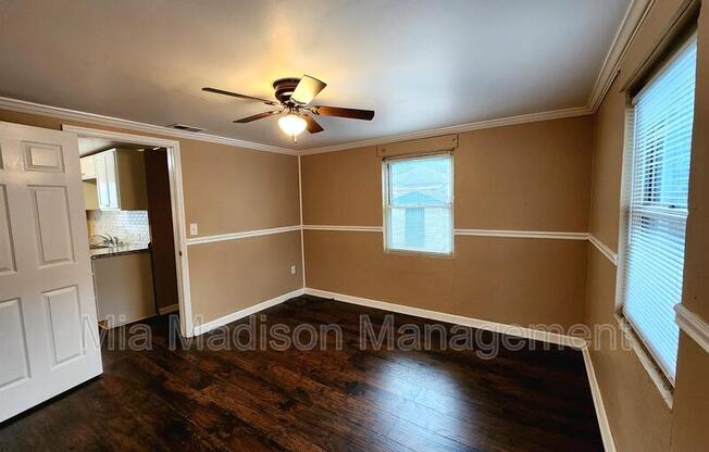 1029 W 38 ST
