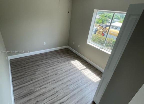 815 NW 3 AVE