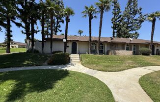 2 bed 1 bath single story townhome for lease in Upland