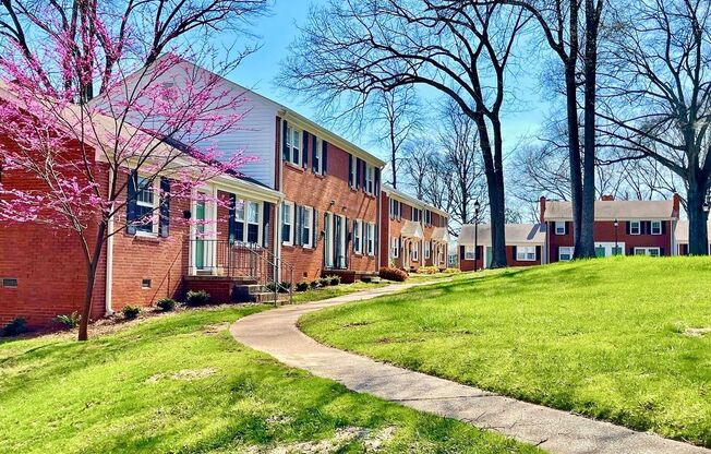 2 beds, 1 bath, 1,100 sqft, $995, Unit 822WB