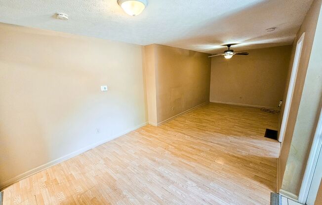 2 beds, 1 bath, 900 sqft, $825, Unit Unit B