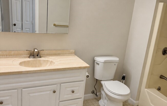 2 beds, 1 bath, 922 sqft, $2,500, Unit 3
