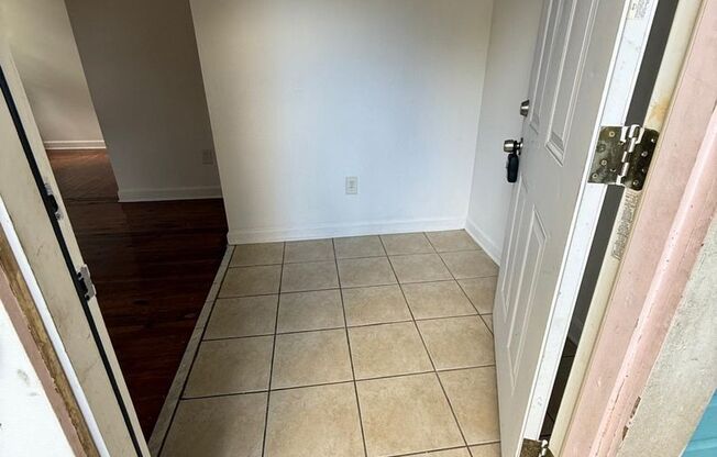 2 beds, 1 bath, $1,000