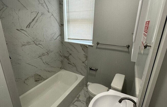 625 E VERNON RD