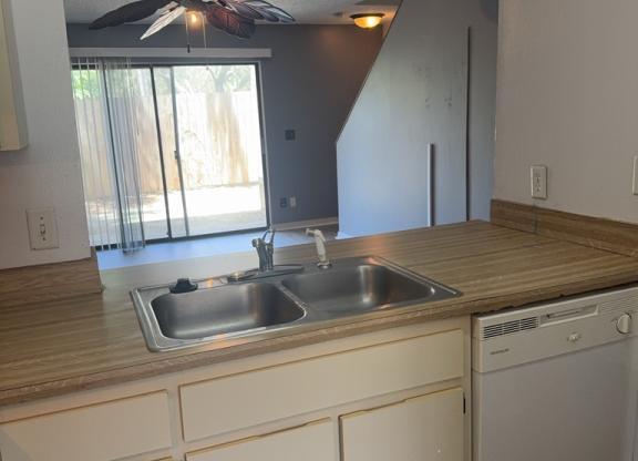 1430 HIGHLAND RDG CIR