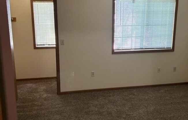 2 beds, 1.5 baths, 1,300 sqft, $1,500, Unit 474bol