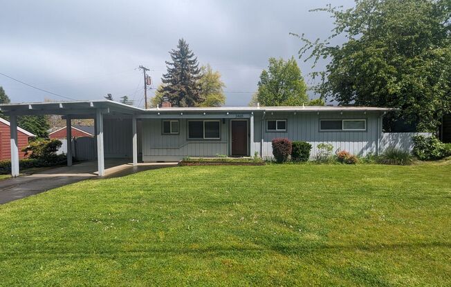 Mid-Century Modern 2-Bedroom, 1-Bath Home In South Eugene!