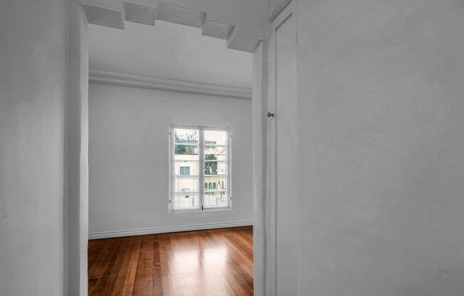 Stunning studio in Beverly Hills