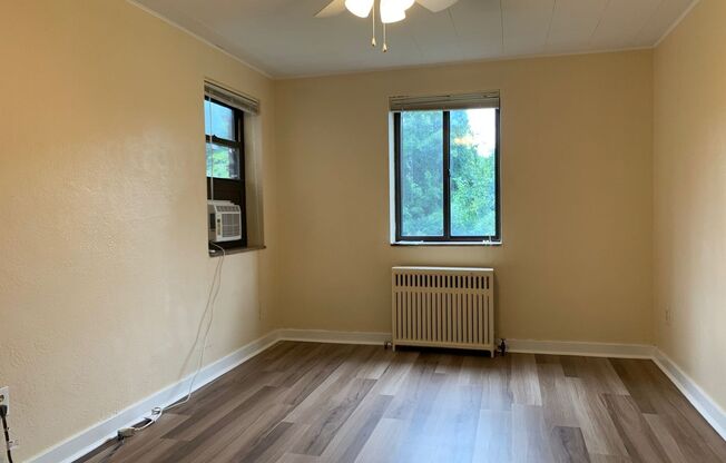 1 bed, 1 bath, 600 sqft, $1,239, Unit 5627 Rippey St. #B3