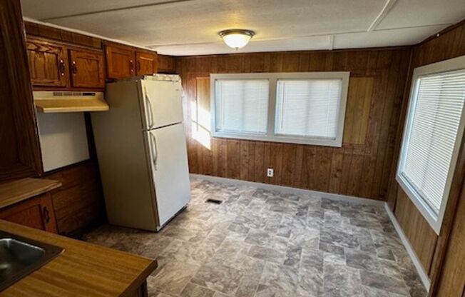 2 beds, 1 bath, 750 sqft, $750, Unit 7