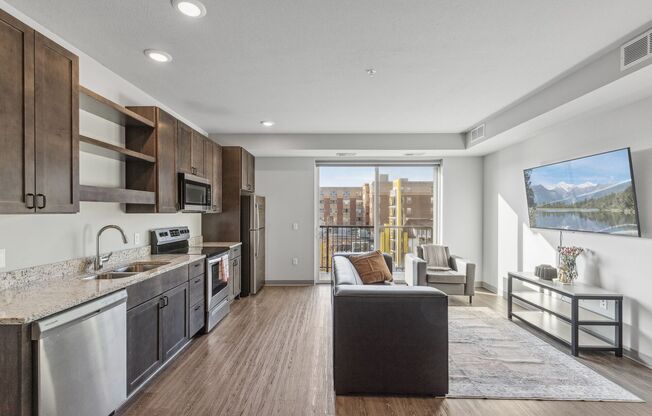 4 beds, 2 baths, 1,136 sqft, $3,020, Unit 211