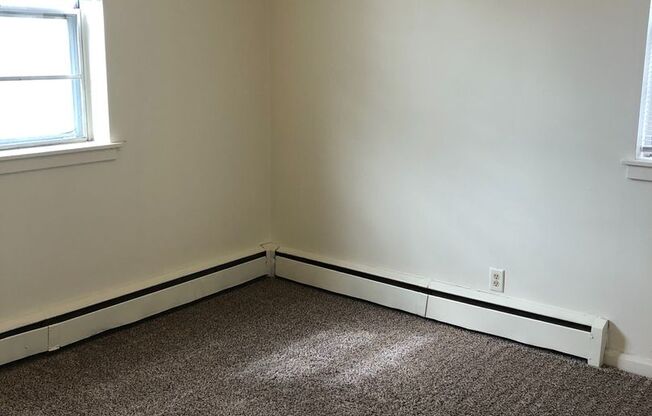 2 beds, 1 bath, 720 sqft, $695, Unit 1300-1517