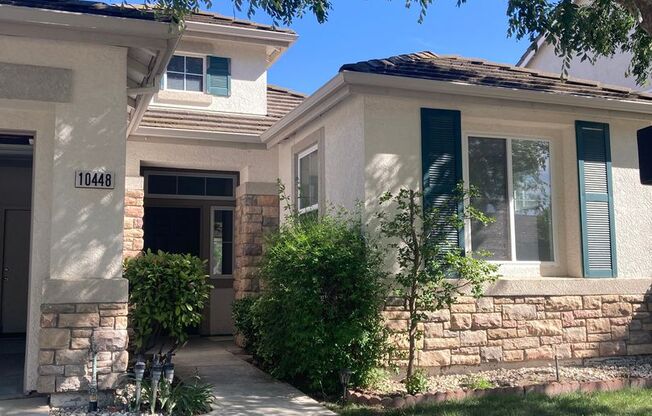 WONDERFUL SINGLE STORY IN GREAT NEIGHBORHOOD..SPANOS WEST...3 BEDS/2 BATHS
