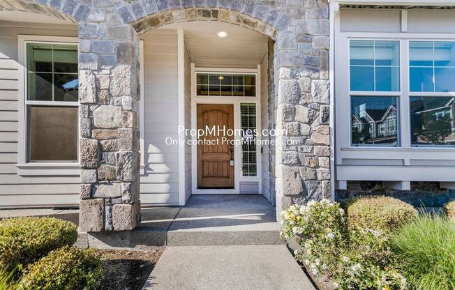 Stunning Four Bedroom Home In NW Portland W/ Bonus Rooms!