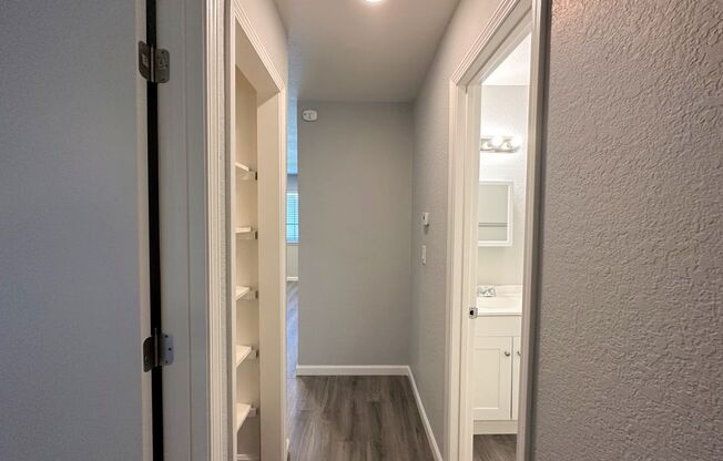 2 beds, 1 bath, 700 sqft, $1,595, Unit SW.32