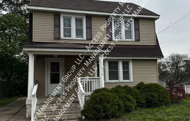 1070 KALAMAZOO AVE SE