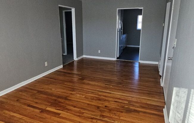 2 beds, 1 bath, 750 sqft, $970, Unit B02 1018 15