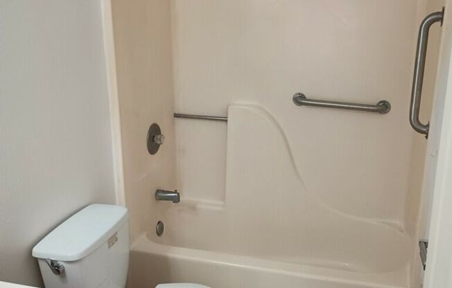 2 beds, 1 bath, $1,450