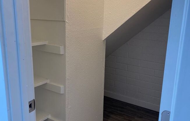 2 beds, 1.5 baths, 980 sqft, $1,200, Unit 6802-2