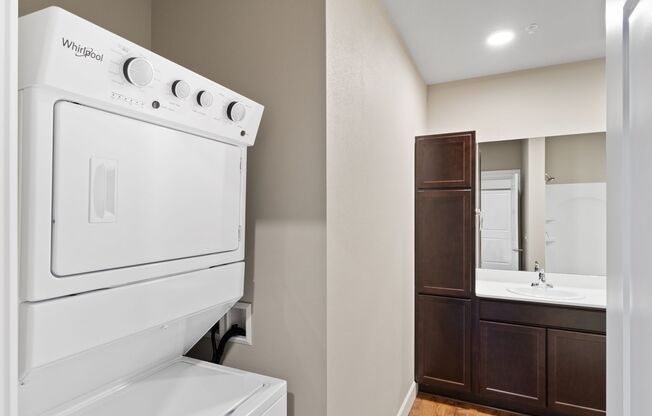 Studio, 1 bath, 466 sqft, $1,525, Unit D-300